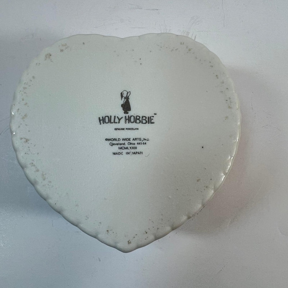 Vtg 1973 Holly Hobbie Heart Porcelain Trinket Box Happiness is Having Someone - Picture 8 of 14
